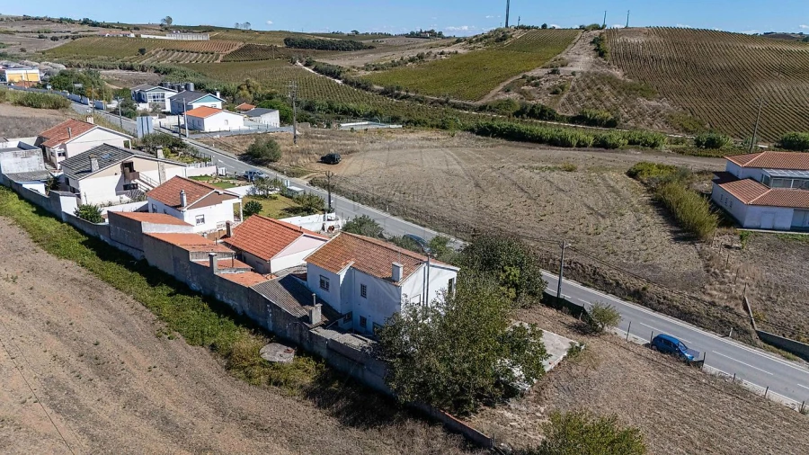 Moradia T4 para Venda em Carvoeira e Carmões Foto 8