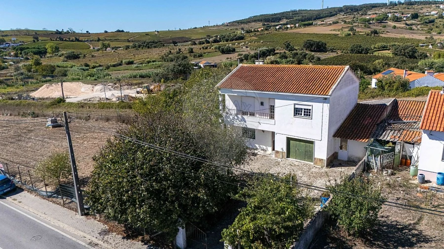 Moradia T4 para Venda em Carvoeira e Carmões Foto 16