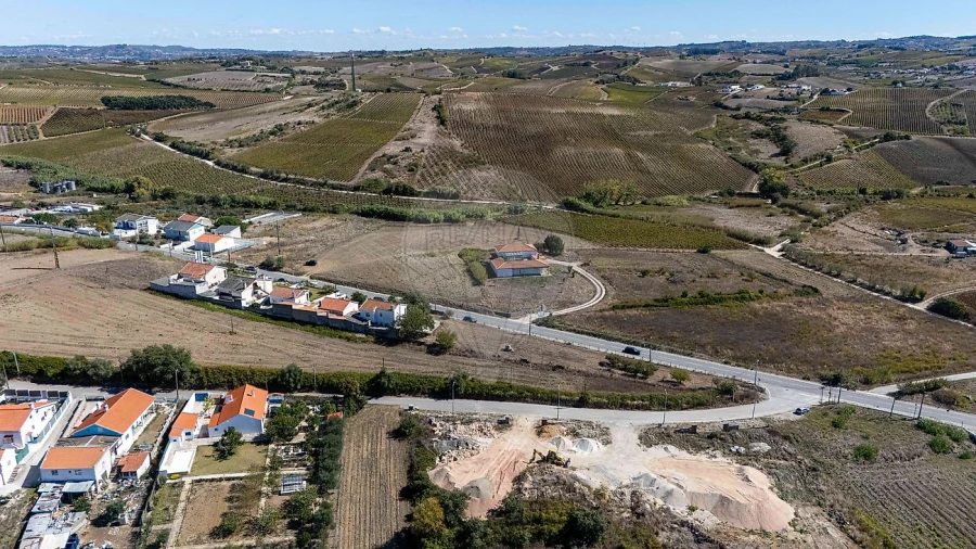 Moradia T4 para Venda em Carvoeira e Carmões Foto 7