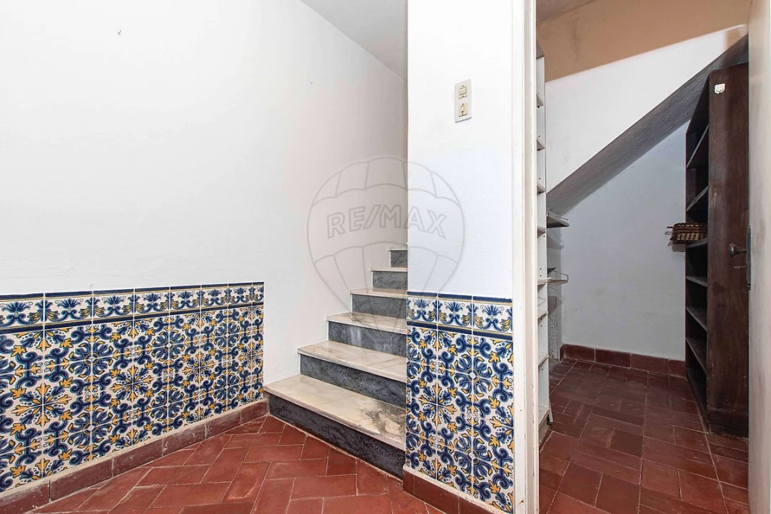 Moradia T4 para Venda em Carvoeira e Carmões Foto 13