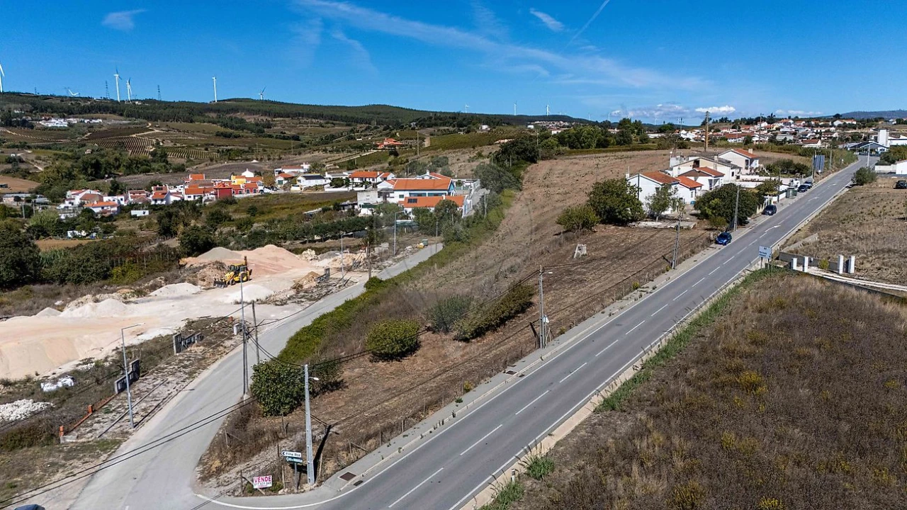 Moradia T4 para Venda em Carvoeira e Carmões Foto 42