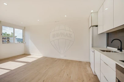 Apartamento T1 para Venda em Venteira