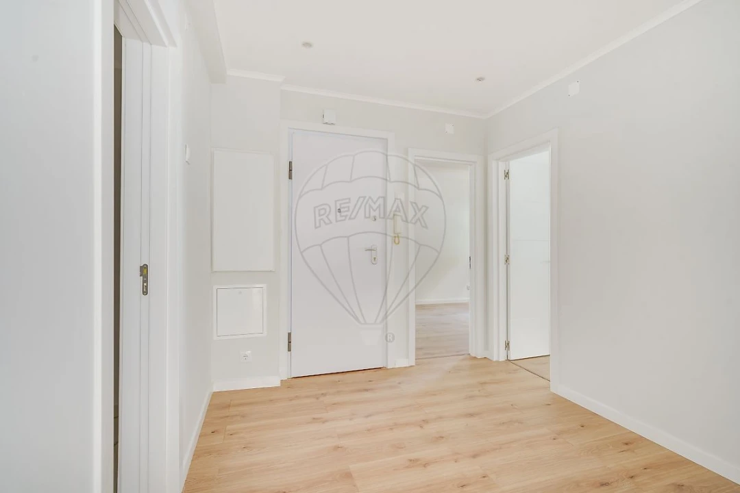 Apartamento T3 para Venda em Venteira Foto 9