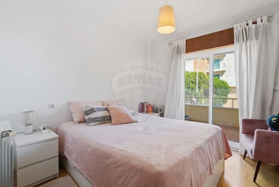 Apartamento T3 para Venda em Oeiras e São Julião da Barra, Paço de Arcos e Caxias