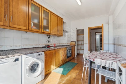 Apartamento T3 para Venda em Marvila, Ribeira Santarém, São Salvador, São Nicolau
