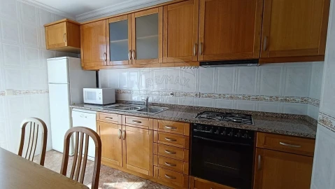 Apartamento T2 para Arrendamento em Ovar, São João, Arada e São Vicente de Pereira Jusã