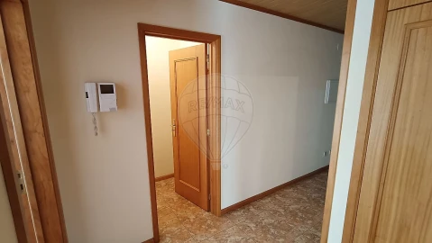 Apartamento T2 para Arrendamento em Ovar, São João, Arada e São Vicente de Pereira Jusã
