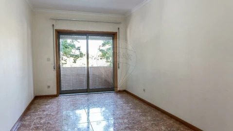 Apartamento T2 para Arrendamento em Ovar, São João, Arada e São Vicente de Pereira Jusã