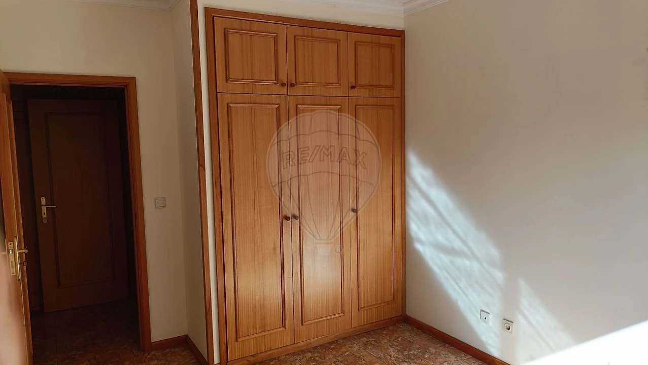 Apartamento T2 para Arrendamento em Ovar, São João, Arada e São Vicente de Pereira Jusã Foto 7
