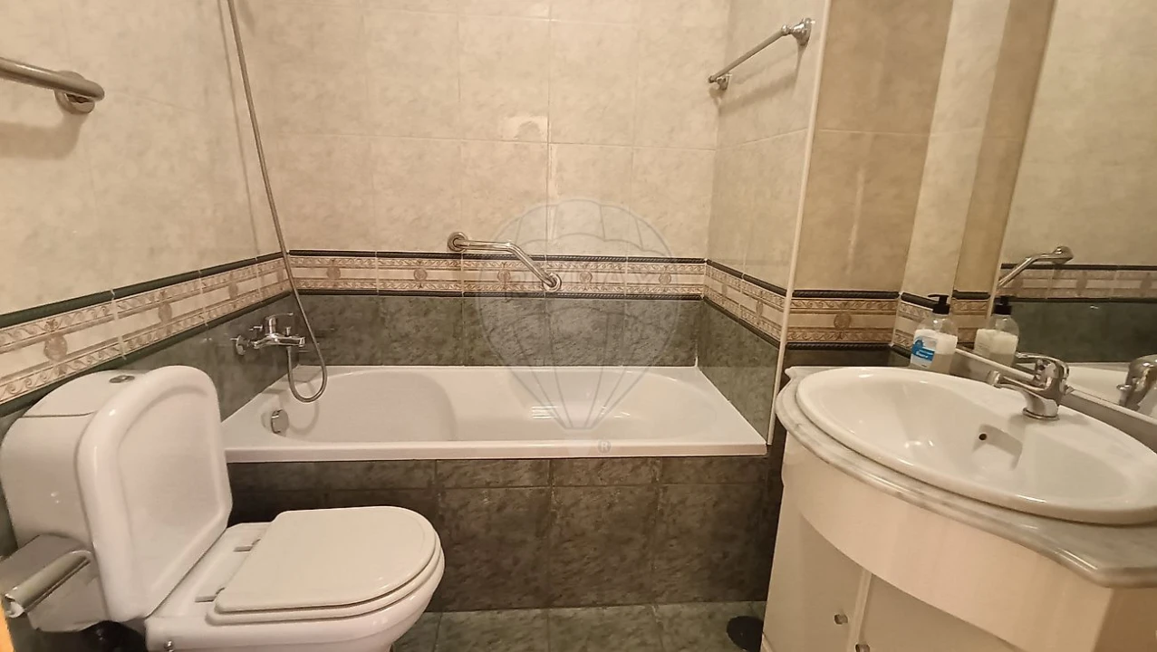 Apartamento T2 para Arrendamento em Ovar, São João, Arada e São Vicente de Pereira Jusã Foto 5