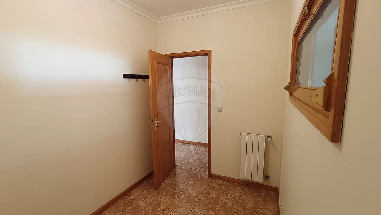 Apartamento T2 para Arrendamento em Ovar, São João, Arada e São Vicente de Pereira Jusã Foto 19
