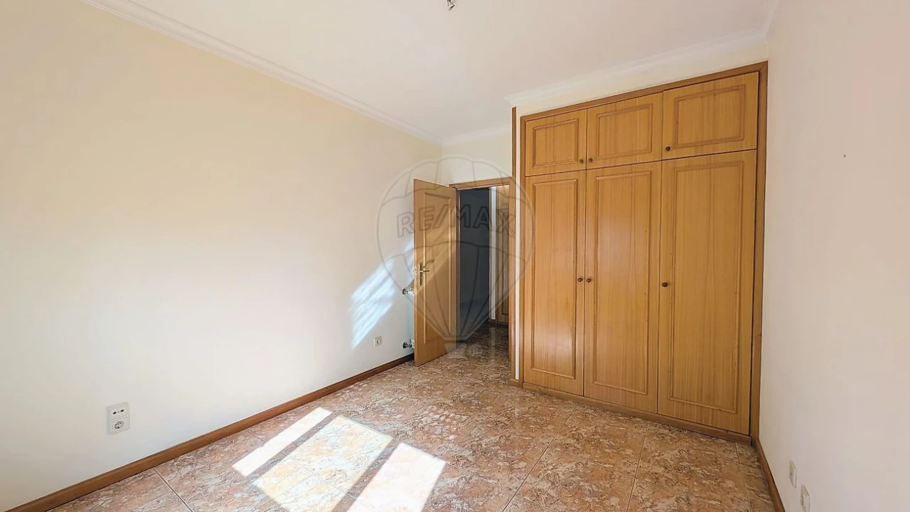 Apartamento T2 para Arrendamento em Ovar, São João, Arada e São Vicente de Pereira Jusã Foto 10