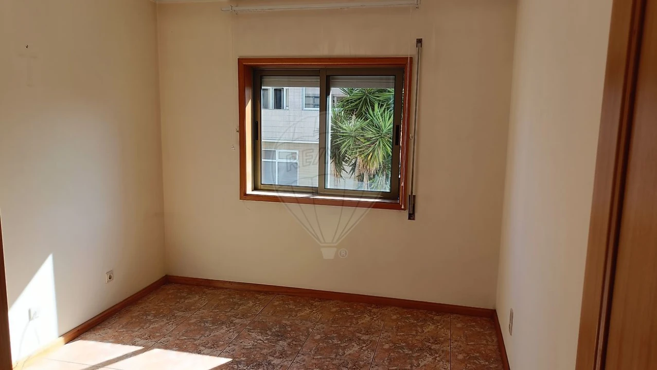 Apartamento T2 para Arrendamento em Ovar, São João, Arada e São Vicente de Pereira Jusã Foto 8