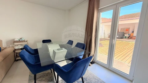 Moradia T4 para Venda em Tamengos, Aguim e Óis do Bairro