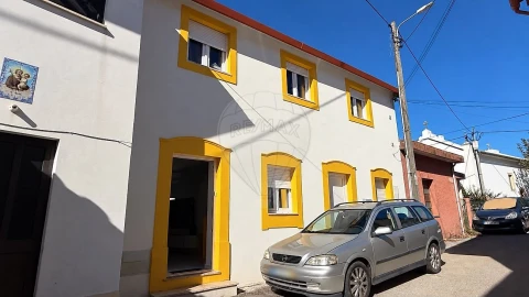 Moradia T4 para Venda em Tamengos, Aguim e Óis do Bairro