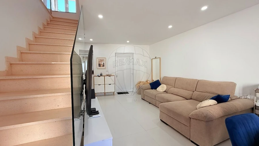 Moradia T4 para Venda em Tamengos, Aguim e Óis do Bairro Foto 12