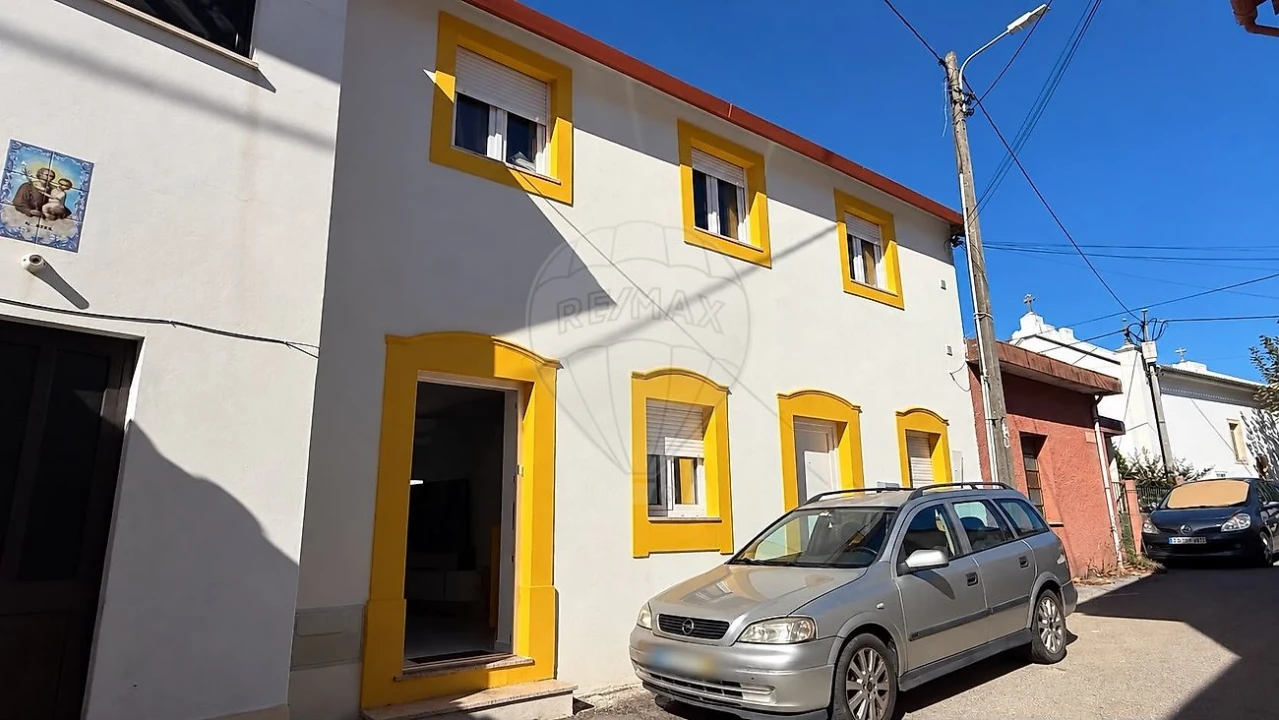 Moradia T4 para Venda em Tamengos, Aguim e Óis do Bairro Foto 1