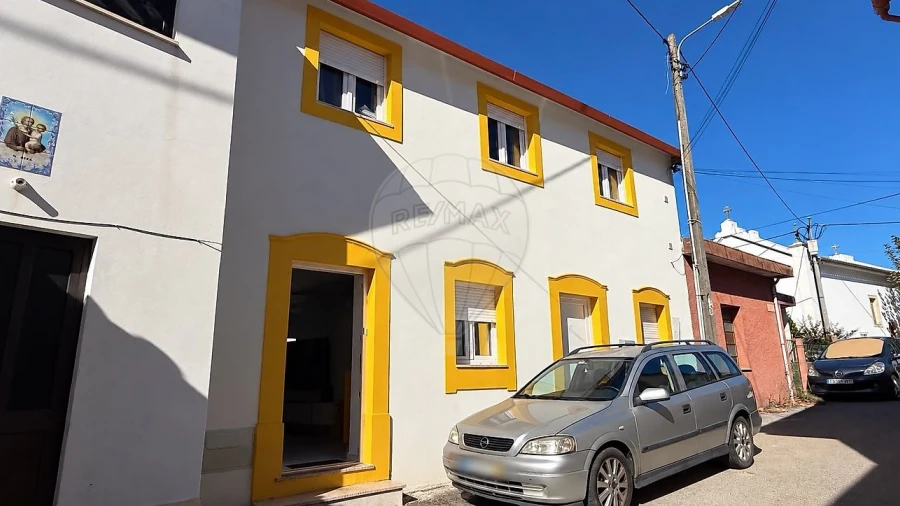 Moradia T4 para Venda em Tamengos, Aguim e Óis do Bairro