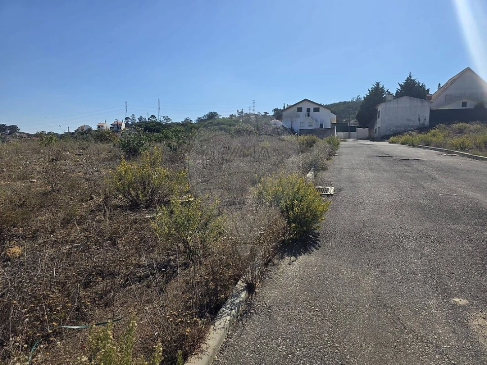 Terreno para Venda em Almargem do Bispo, Pêro Pinheiro e Montelavar Foto 1