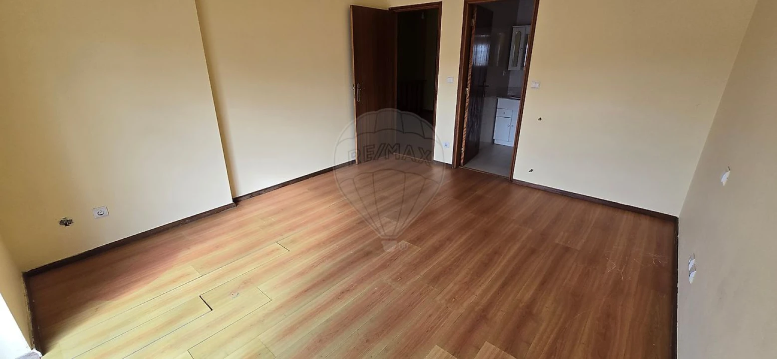 Moradia T3 para Venda em Moita Foto 17