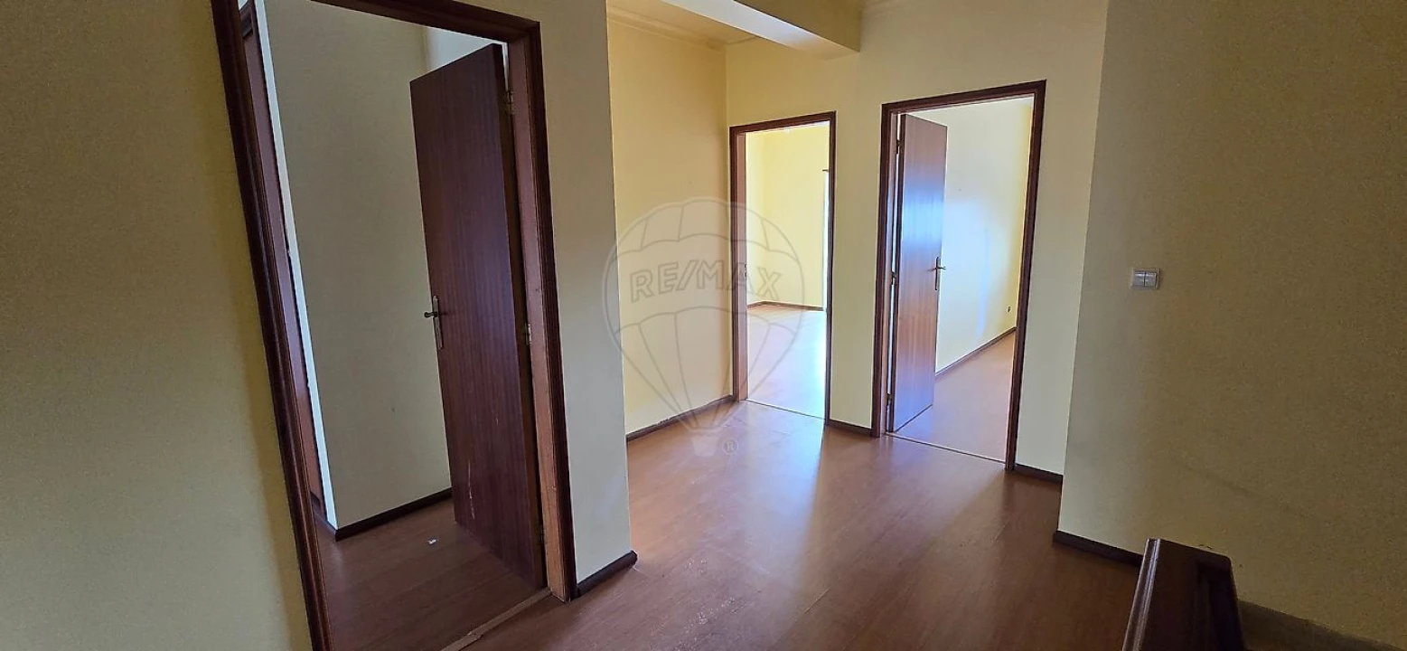 Moradia T3 para Venda em Moita Foto 11