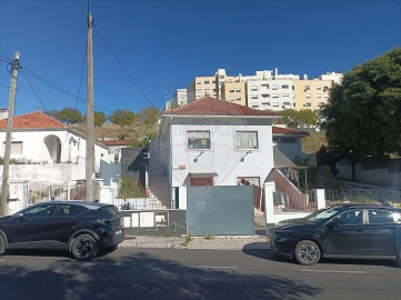 Moradia T4 para Venda em Odivelas