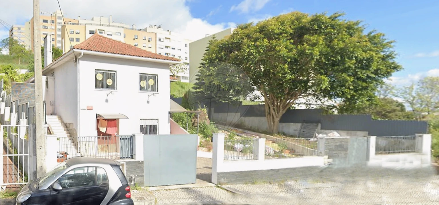 Moradia T4 para Venda em Odivelas Foto 5