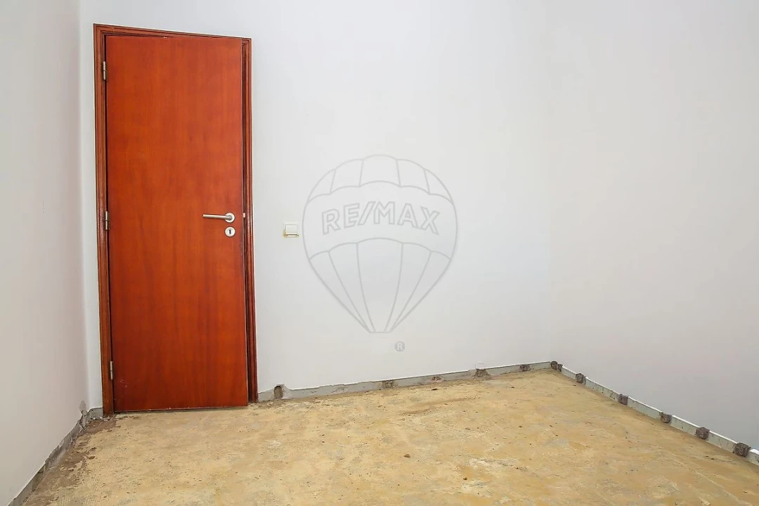 Apartamento T3 para Venda em Arruda dos Vinhos Foto 17