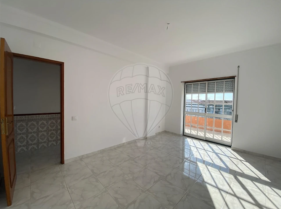 Apartamento T3 para Venda em Pinhal Novo Foto 8