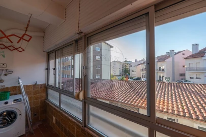 Apartamento T4 para Arrendamento em Santo Antonio dos Olivais