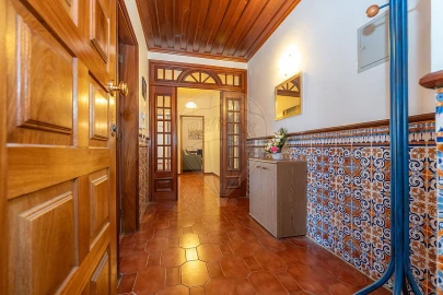 Apartamento T4 para Arrendamento em Santo Antonio dos Olivais