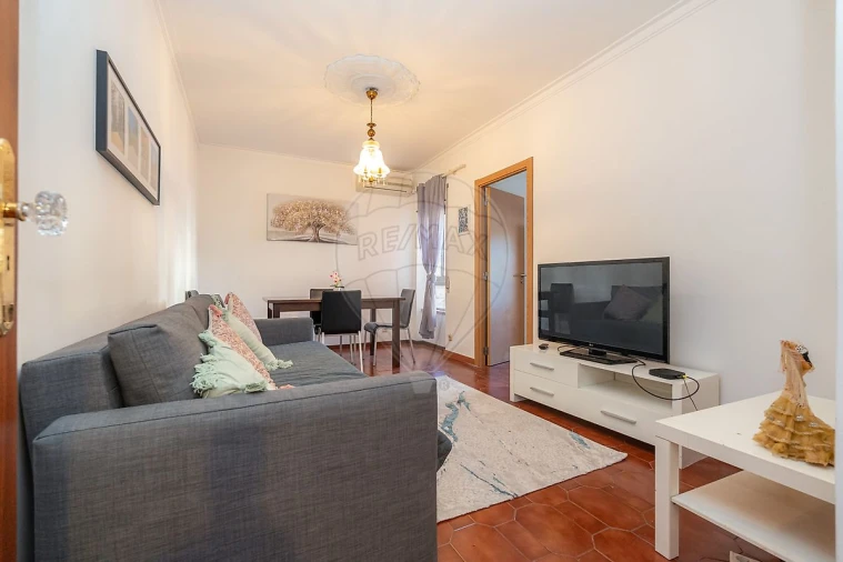 Apartamento T4 para Arrendamento em Santo Antonio dos Olivais Foto 18