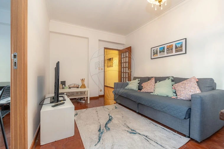 Apartamento T4 para Arrendamento em Santo Antonio dos Olivais Foto 25