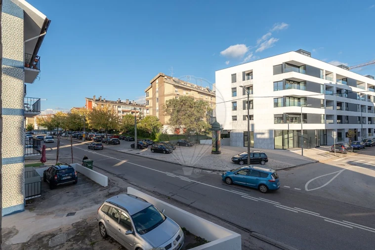 Apartamento T4 para Arrendamento em Santo Antonio dos Olivais Foto 22