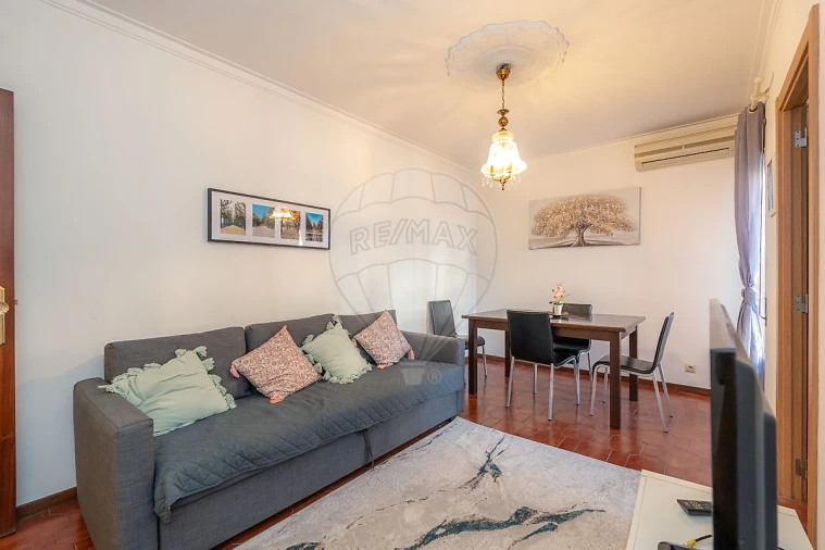 Apartamento T4 para Arrendamento em Santo Antonio dos Olivais Foto 28
