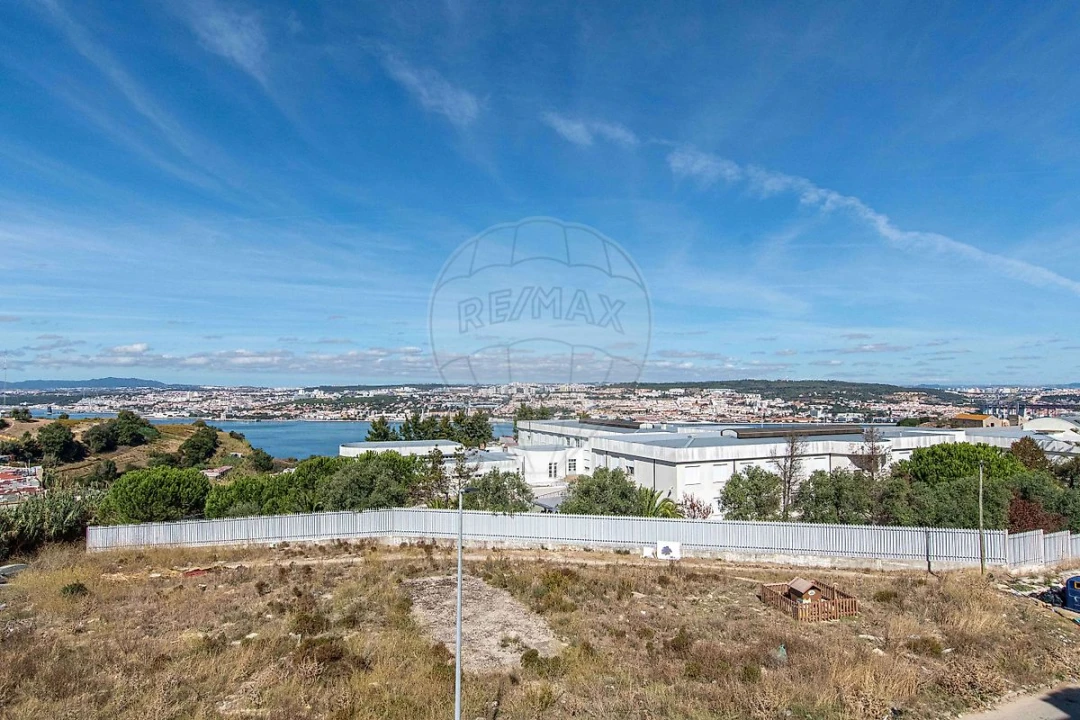Apartamento T3 para Venda em Caparica e Trafaria Foto 21