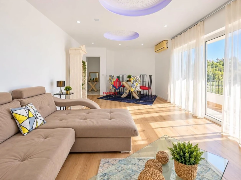 Apartamento T3 para Venda em Portimão Foto 3