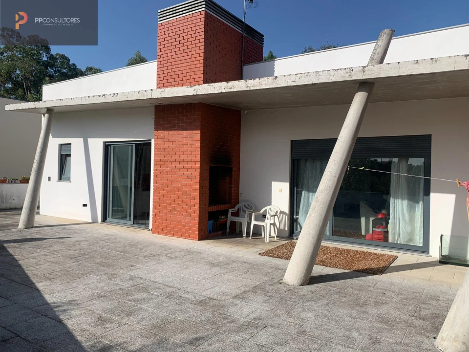 Moradia T6 para Venda em Oliveira do Bairro Foto 1