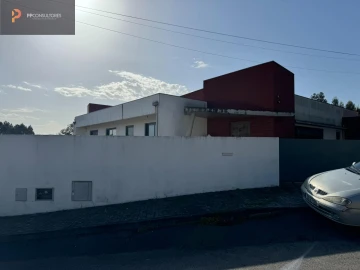 Moradia T6 para Venda em Oliveira do Bairro