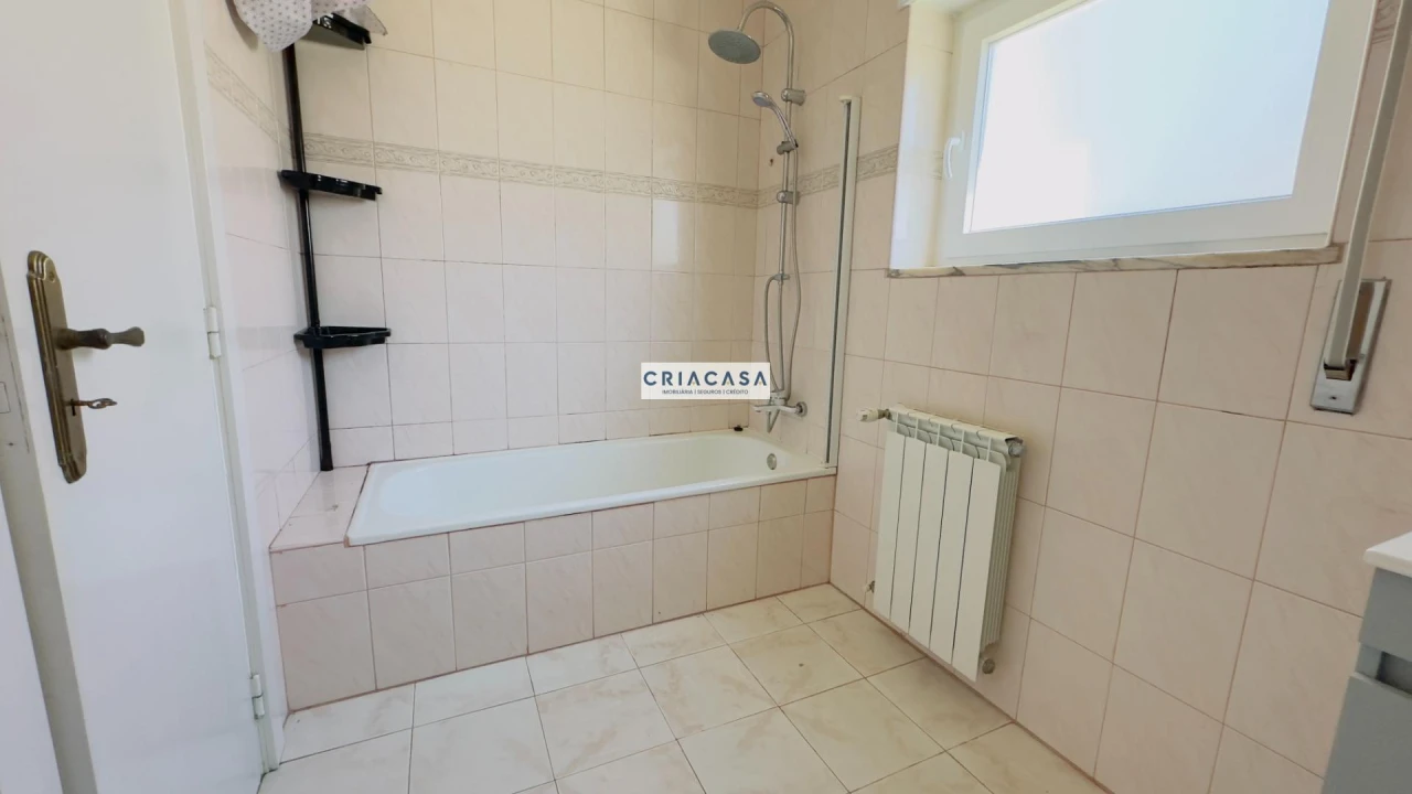 Apartamento T3 para Venda em Rio de Loba Foto 28