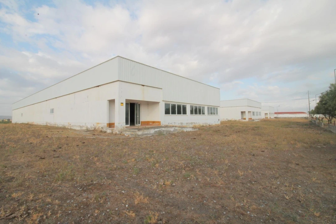 Armazém para Venda em Safara e Santo Aleixo da Restauração Foto 1