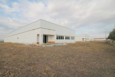 Armazém para Venda em Safara e Santo Aleixo da Restauração