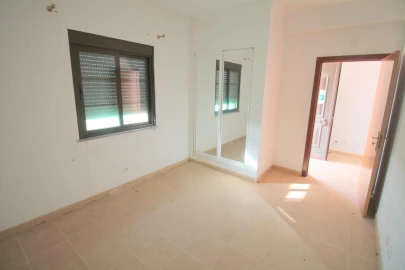 Armazém para Venda em Safara e Santo Aleixo da Restauração