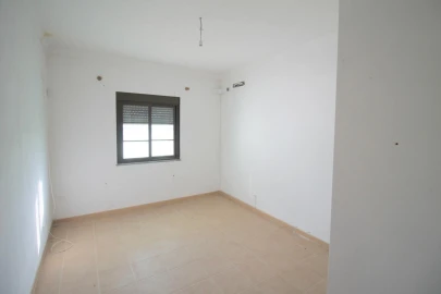 Armazém para Venda em Safara e Santo Aleixo da Restauração