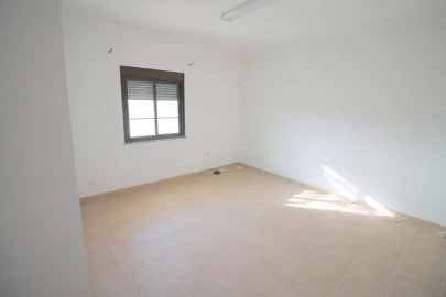 Armazém para Venda em Safara e Santo Aleixo da Restauração