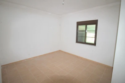 Armazém para Venda em Safara e Santo Aleixo da Restauração