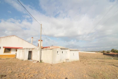 Armazém para Venda em Safara e Santo Aleixo da Restauração