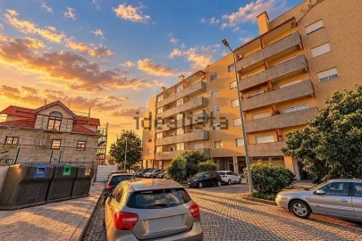 Apartamento T2 para Venda em Vila Nova de Famalicão e Calendário