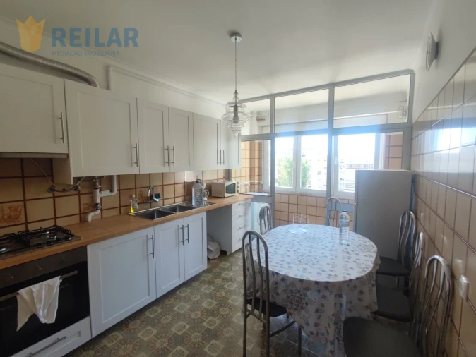 Apartamento T3 para Arrendamento em Santa Iria de Azoia, São João da Talha e Bobadela Foto 2