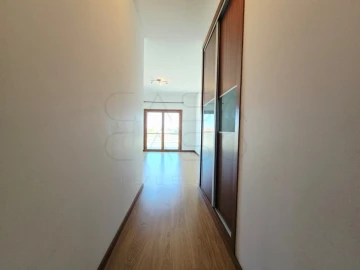 Apartamento T2 para Arrendamento em Fernao Ferro